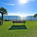 Mi Capricho, Beachfront Apartment Sitio de Calahonda